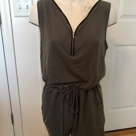 Tops - Picture 6 of 6